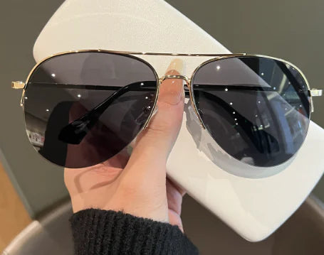 Sunglasses with Semi-Framed Edge Design