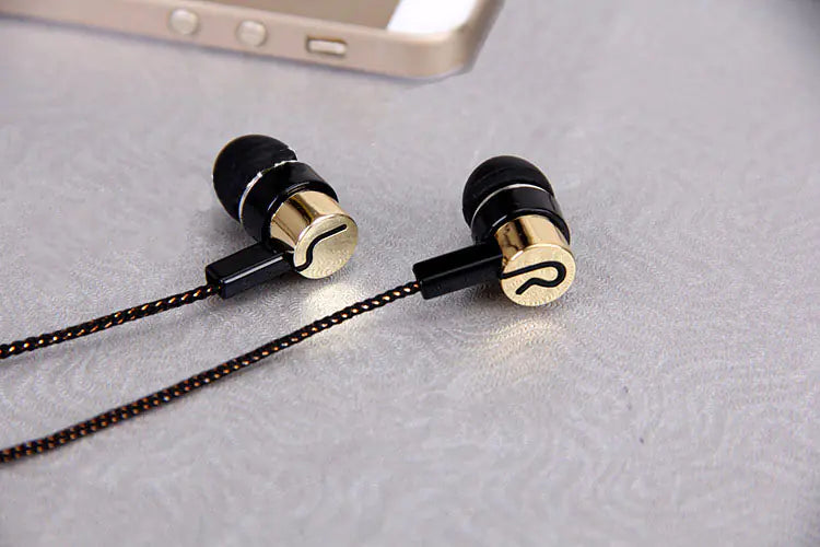 Wholesale Stylish Wired Earbuds with Bass Cable