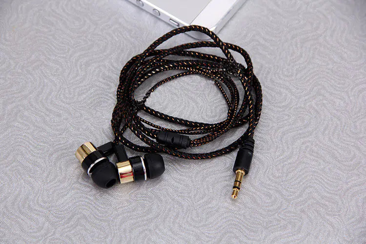 Wholesale Stylish Wired Earbuds with Bass Cable