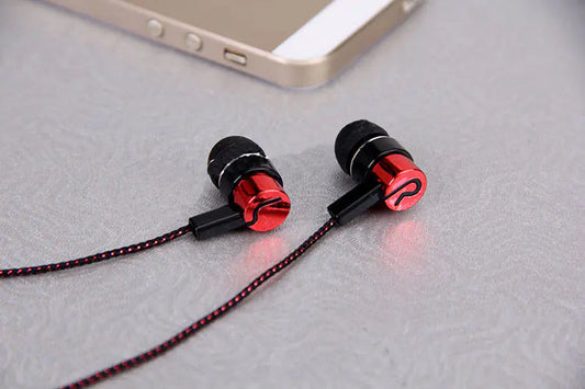 Wholesale Stylish Wired Earbuds with Bass Cable