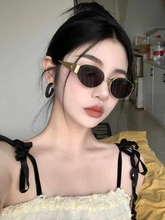Women's Oval Metal Vintage Sunglasses
