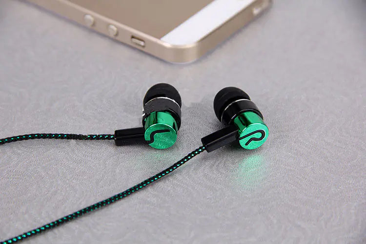 Wholesale Stylish Wired Earbuds with Bass Cable